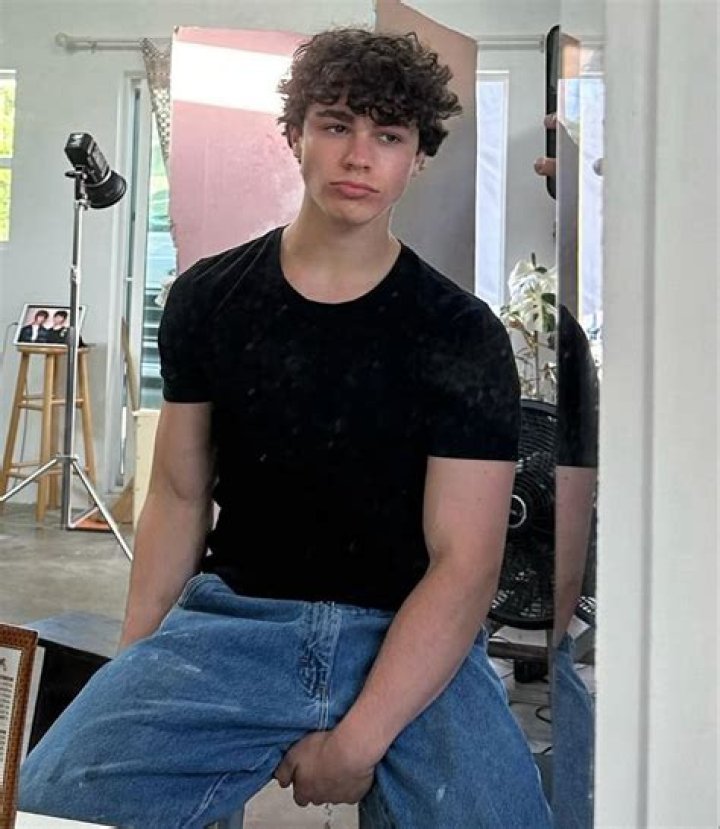 Zackary Arthur Wiki, Age, Parents, Height & Net Worth